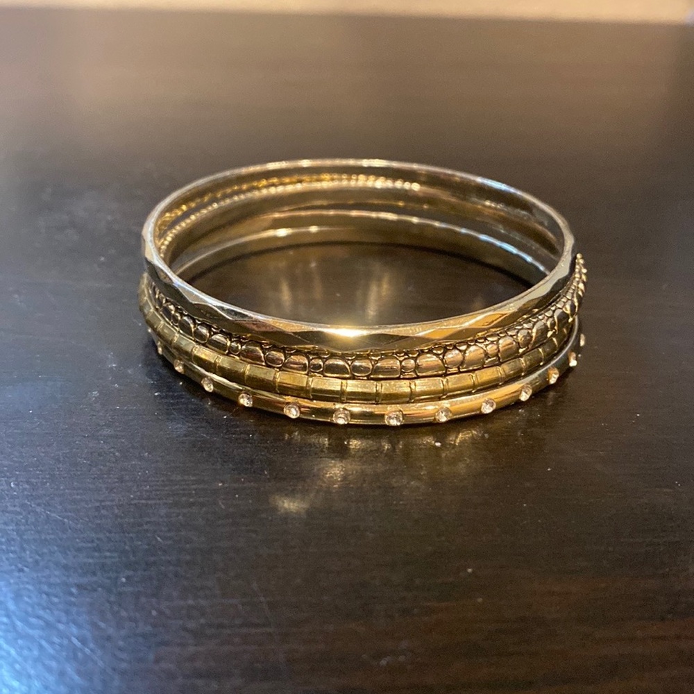 Vintage gold-toned patterned set of 4 bangle bracelets